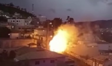 INCÊNDIO - Queda de raio queima árvore no Veredas