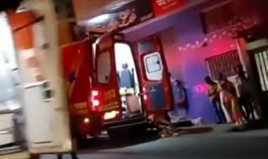 Acidente -  Mulher pula na frente de veículo e morre
