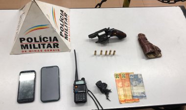 TRÁFICO II - Homem é preso e adolescente apreendido