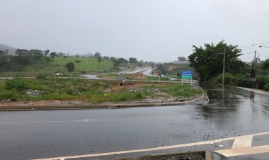 TREVO RESOLVE UM PROBLEMA, E CRIA OUTROS... - Acesso à MG-431 no Morro do Engenho demorou anos para ganhar um trevo e, mesmo com a obra, os problemas permanecem