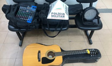 Homem foge e abandona  mulher com provas de crime