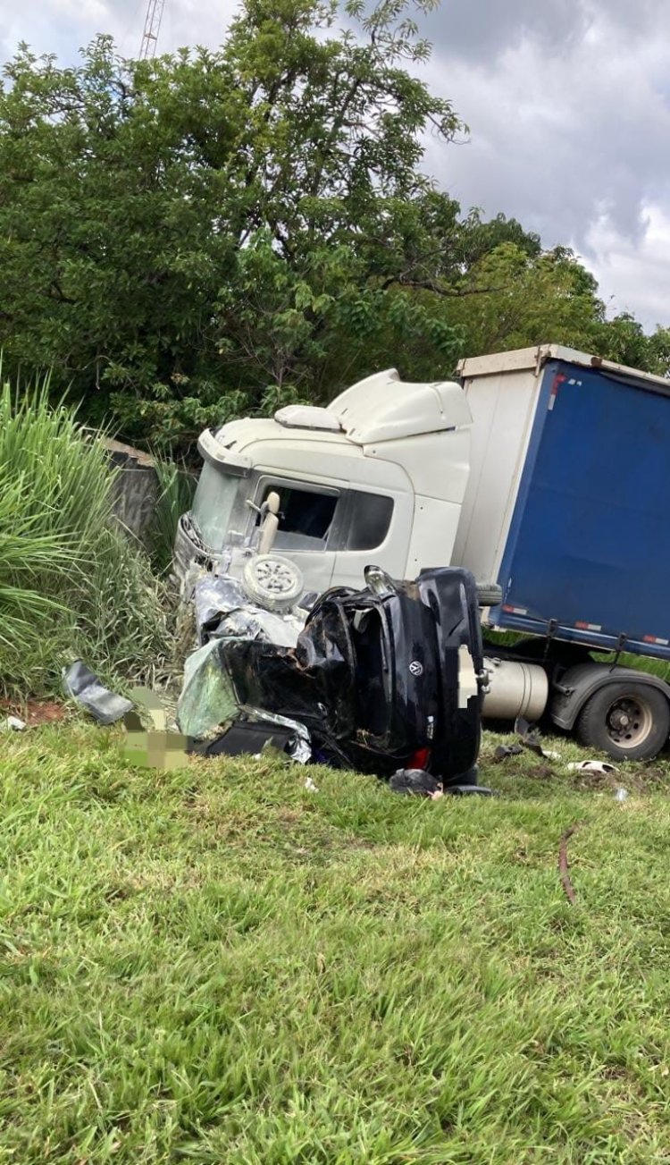 Mulher morre em acidente grave na MG-050 na altura da Várzea da Olaria