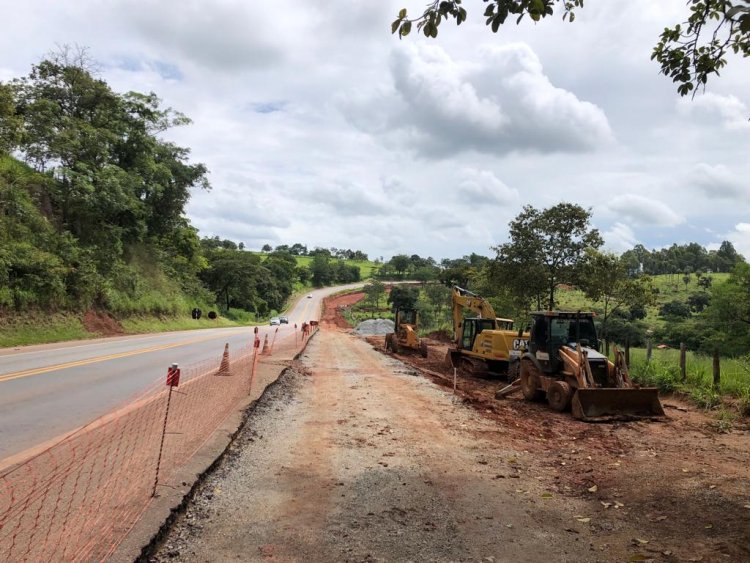 FALTA PLANEJAMENTO E EFICIÊNCIA - Obras da MG-050 em Itaúna estão paradas por causa das chuvas