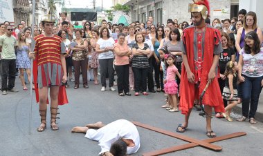 Fiéis se preparam para  o início da Semana Santa