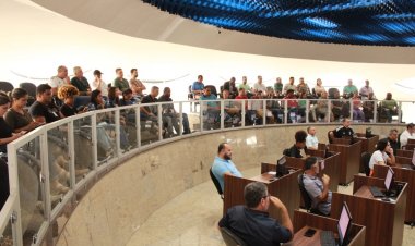 SOLUÇÃO IMEDIATISTA - Câmara debate contratação de segurança armada nas escolas