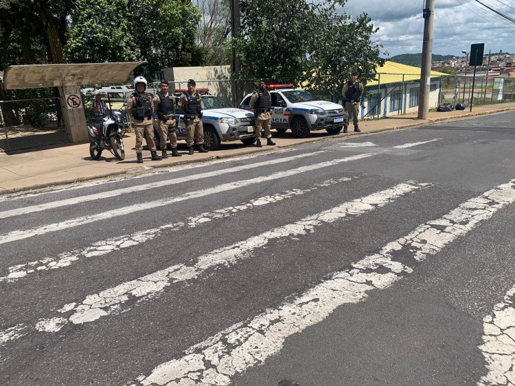 Boataria após ataque em escola leva pânico às famílias