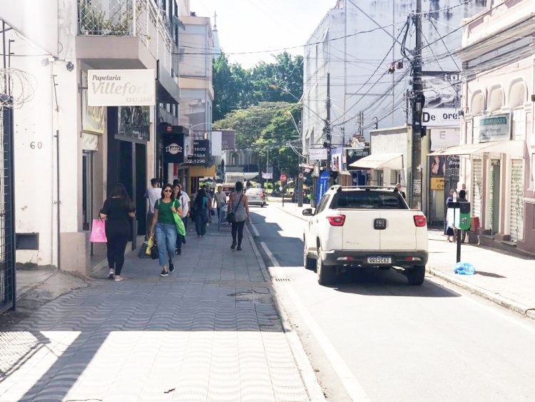 Comércio funciona até mais tarde para o Dia das Mães