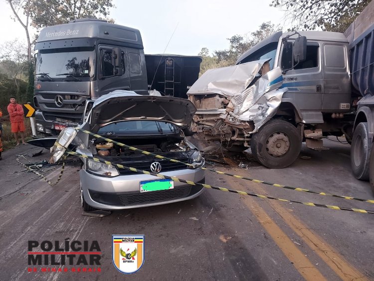 Acidente com duas carretas e um Fox interdita trânsito por 5 horas na MG-050 na sexta-feira, 19