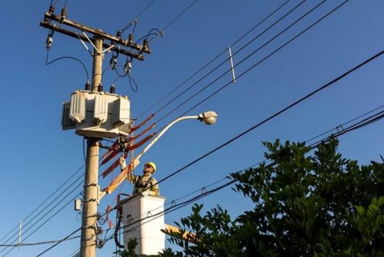 ENERGIA INTERROMPIDA: CEMIG informa substituição de postes em Itaúna