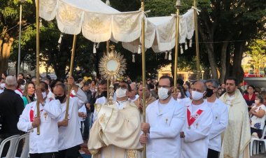 PREPARATIVOS ENCAMINHADOS  PARA RECEBER  O CORPO DE CRISTO!