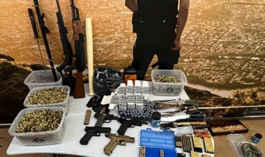 Polícia Civil apreende arsenal na casa de homem que ameaçava ex-namorada, em Itaúna