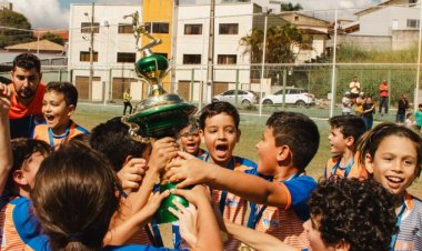 Tropical leva o  título no Society