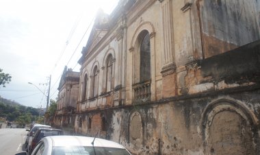 SE PODE ATRAPALHAR, POR QUE  AJUDAR?