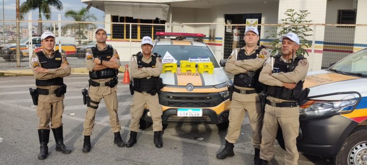 PM apreende 24 barras de maconha em ônibus na rodovia