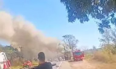 Incêndio em caminhão interdita MG-050 provocando engarrafamento de vários quilômetros