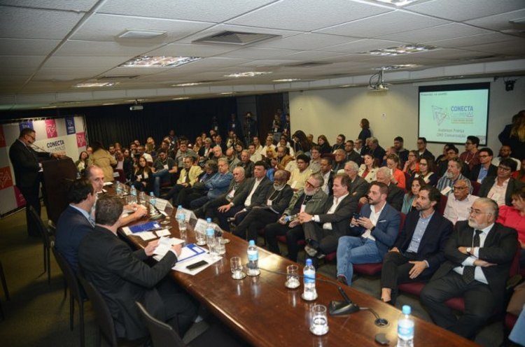 ENCONTRO - 1º Conecta Com Minas reúne clientes e fornecedores da comunicação