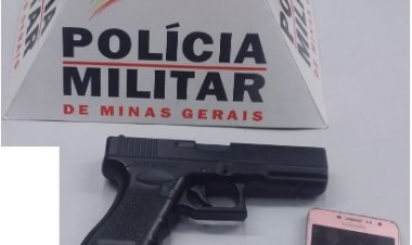 PM recupera carro roubado em Divinópolis
