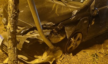 Carro “voa” sobre canteiro e destrói imagem de Cristo na Reta de Santanense