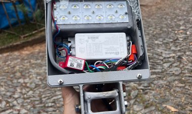 Luminária é destruída  a pedradas no Leonane