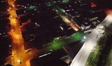 LUZ É VIdA, É SEGURANÇA... -  Iluminação pública está sendo trocada por luz de LED