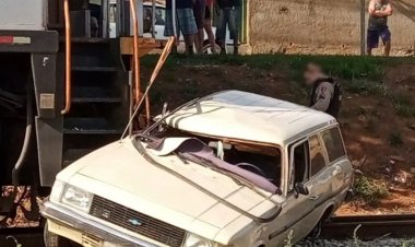 Trem arrasta carro: VLI simula acidente em Itaúna para alertar população