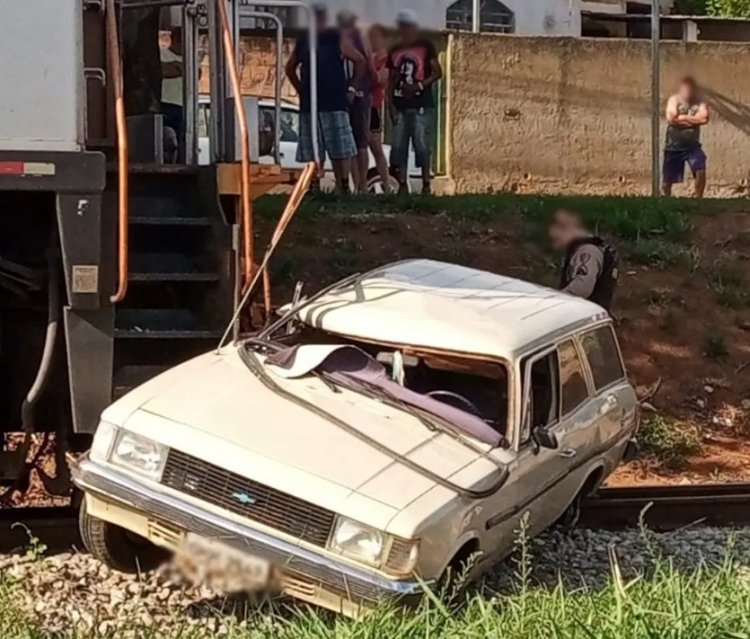 Trem arrasta carro: VLI simula acidente em Itaúna para alertar população