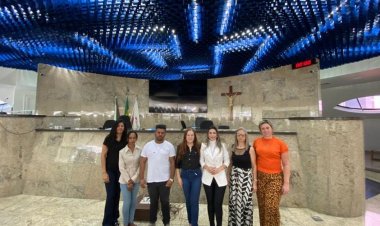 Quatro mulheres e um homem eleitos