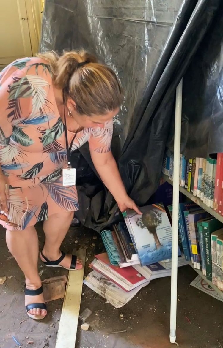 Vereadora denuncia estado de calamidade da Biblioteca Pública de Itaúna