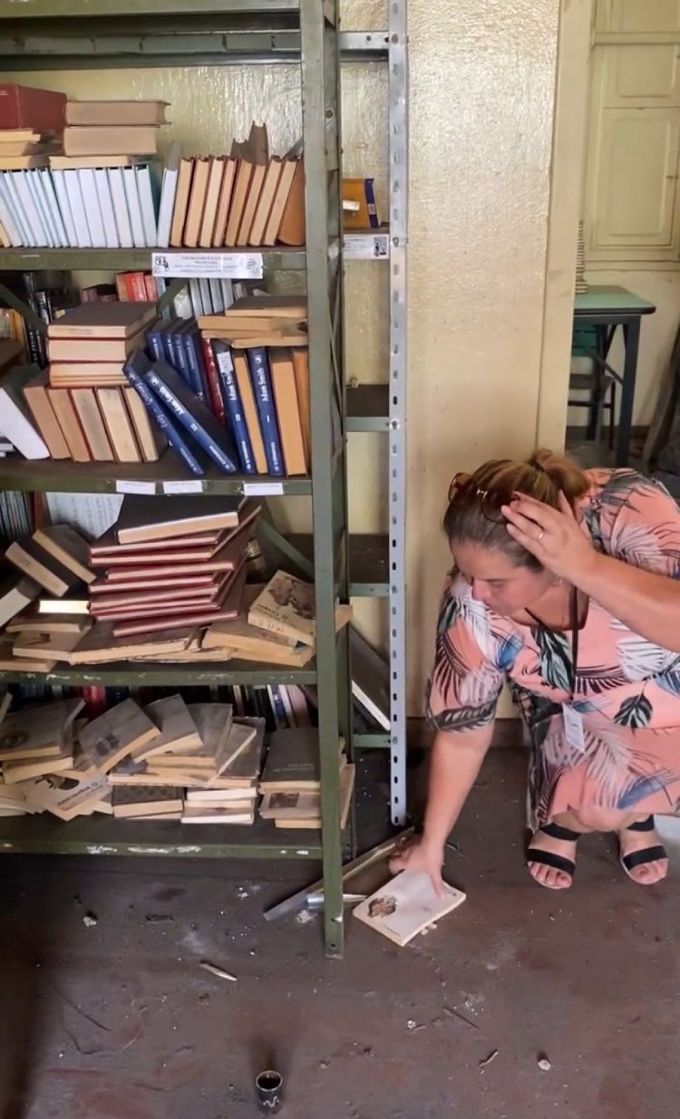 Vereadora denuncia e critica o estado de calamidade da Biblioteca Pública de Itaúna