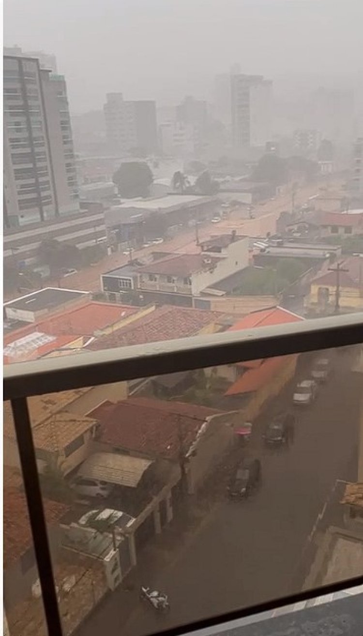 Chuva forte transforma avenida central em rio, em Itaúna!
