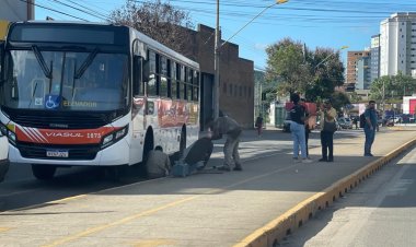 Ônibus solta a roda e interdita Jove Soares sentido Centro/Bairro