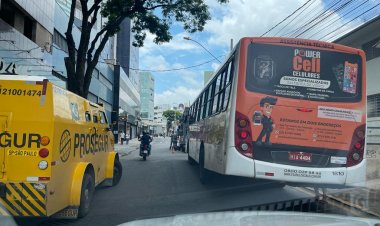 Os “donos da rua” bagunçam o trânsito em Itaúna e fiscalização não atua