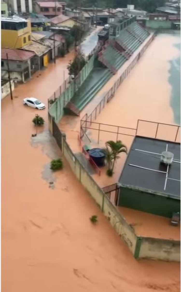 Chuva transforma Jove  Soares em rio, arrasta  veículos e invade comércios