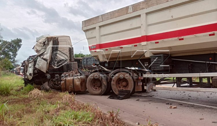 Acidente com carretas na BR-262 tem motorista itaunense como vítima fatal