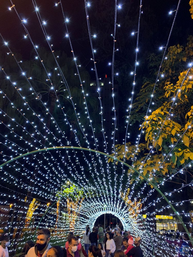 Luzes de Natal serão acesas hoje, a partir das 20 horas