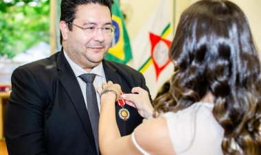 Coluna Social- Adolfo Osório- 09-12