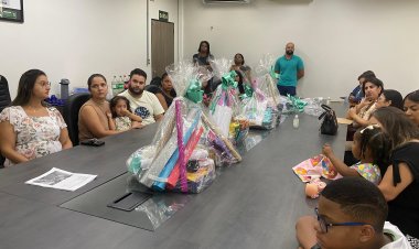 Prefeitura anuncia que vai entregar kits escolares