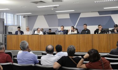 Cemig quer placas fotovoltaicas sobre os lagos na região
