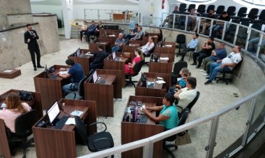 Escola do Legislativo oferece atualização em legislação eleitoral