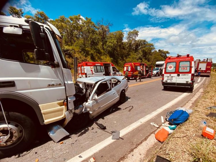 Mulher morreu no acidente no Trevo de Santanense em Itaúna