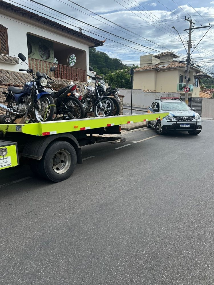 OPERAÇÕES REPRESSIVAS E PREVENTIVAS - PM remove 15 motocicletas irregulares