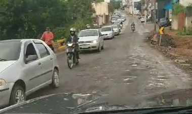 OBRA SE ARRASTA POR MAIS DE DOIS MESES