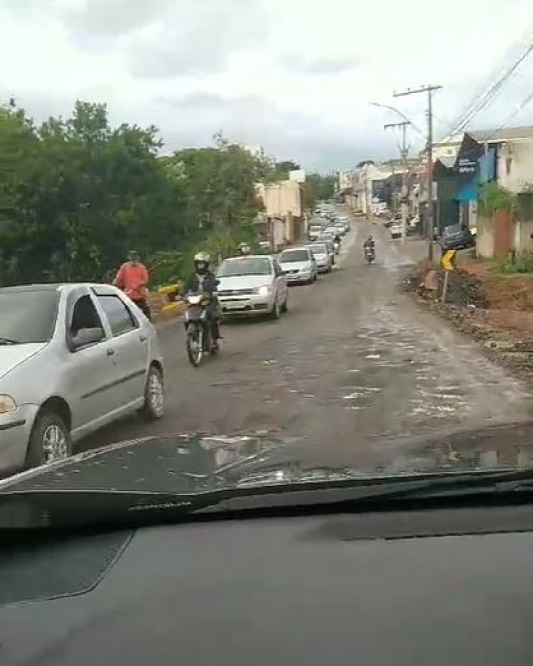 OBRA SE ARRASTA POR MAIS DE DOIS MESES