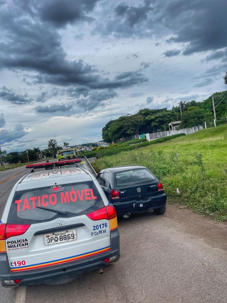 Veículo roubado em Pará de Minas é recuperado na MG-431