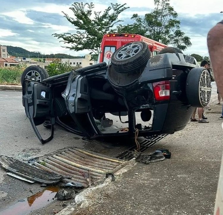 Avança sinal e bate em carro que capotou