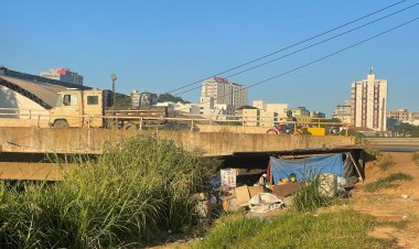 Barracão na Vila Imperial, embaixo da ponte