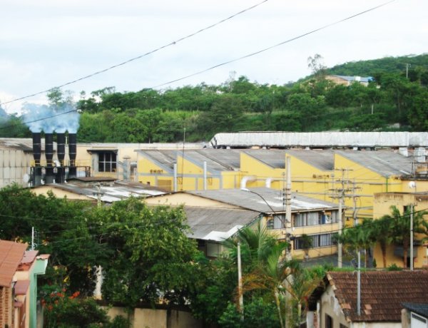 PUNIÇÃO - Santanense proibida de ter ações negociadas na Bolsa