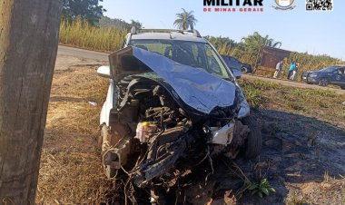 Jeep Compass e Ford Fiesta colidem na MG-431