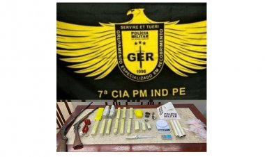 Homens são presos com drogas