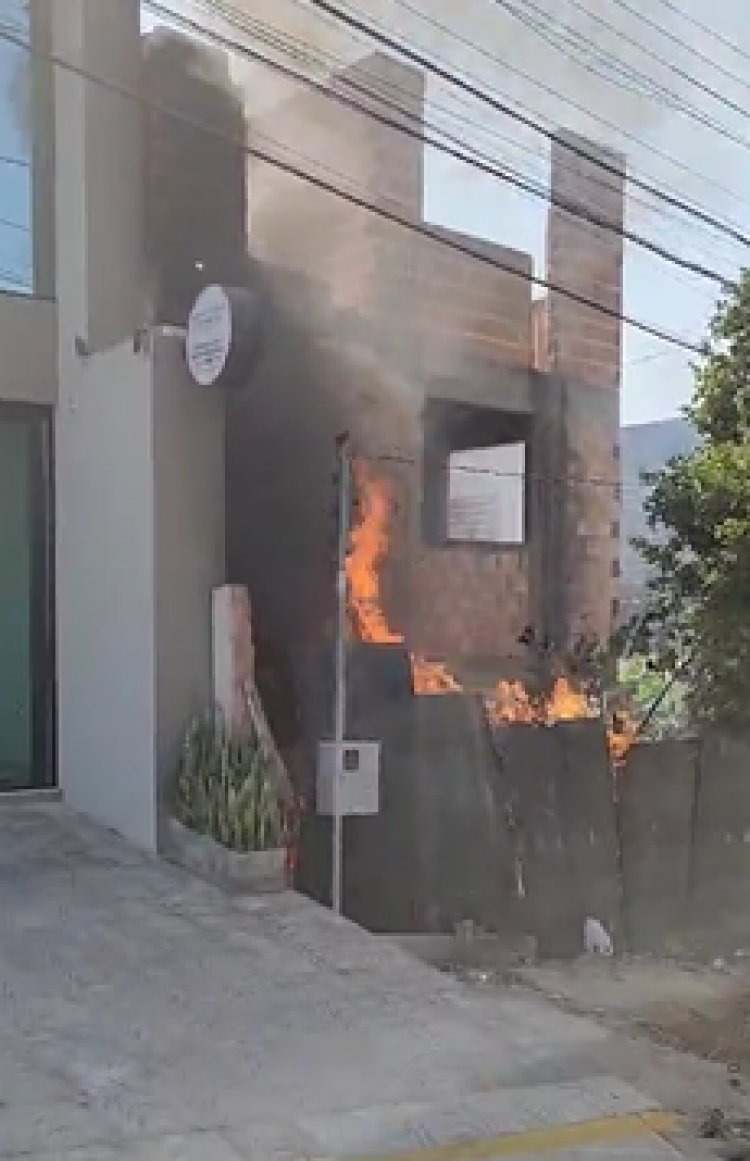 VOZ DO POVO - Festa e fogo em construção abandonada